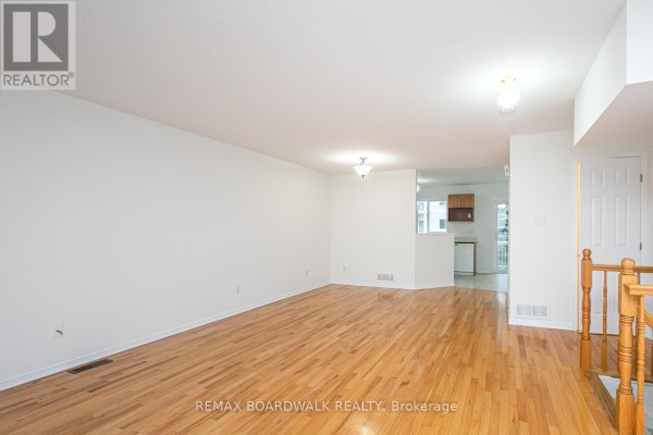 Dining room - 250 Gershwin Private, Ottawa, ON K2H1G5 Photo 3