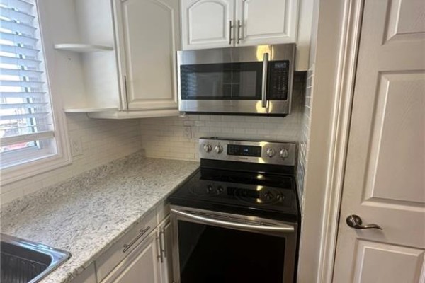 4pc Bathroom - 250 Magnolia Drive Unit# 28, Hamilton, ON L9C6M3 Photo 4