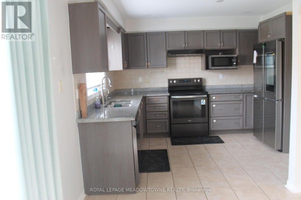 Kitchen - 250 Pettigrew Trail, Milton, ON L9T5X7 Photo 4