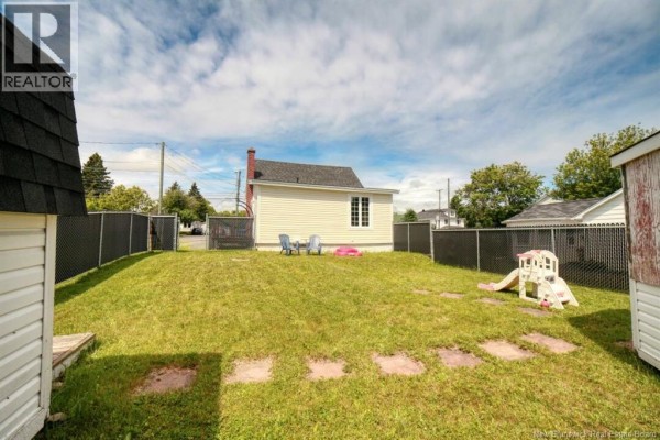 Living room - 250 Raymond, Bathurst, NB E2A2V9 Photo 4