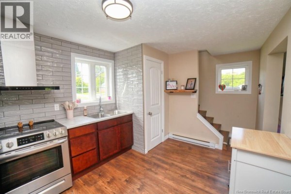 Kitchen - 250 Raymond, Bathurst, NB E2A2V9 Photo 5