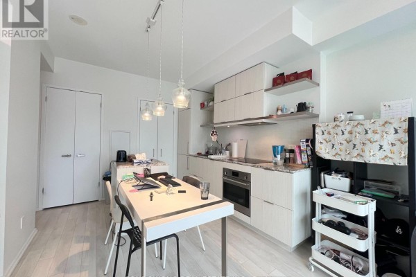 2501 - 197 Yonge Street, Toronto, ON M5B0C1 Photo 5