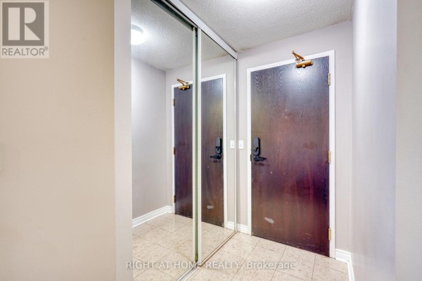 Kitchen - 2501 - 23 Hollywood Avenue, Toronto, ON M4L2K4 Photo 3