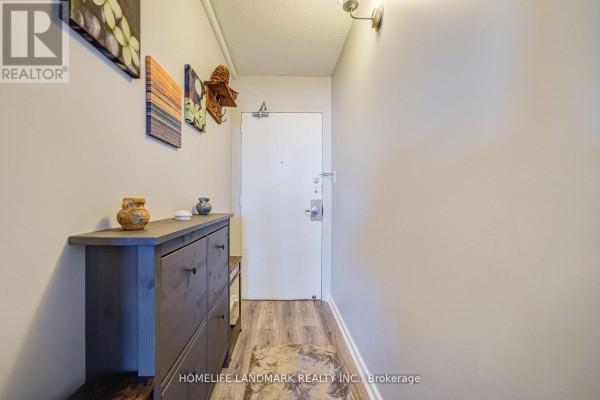 Kitchen - 2501 - 715 Don Mills Road, Toronto, ON M3C1S5 Photo 4