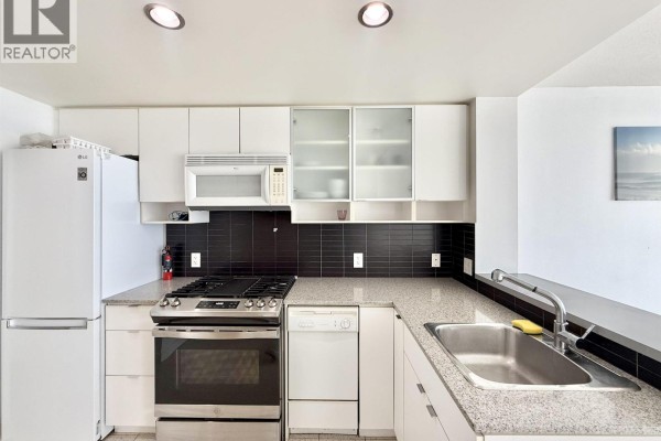 2501 939 Expo Boulevard, Vancouver, BC V6Z3G7 Photo 3