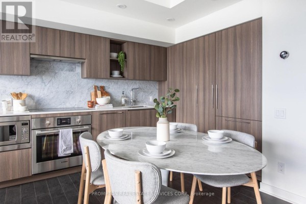 Kitchen - 2502 - 17 Bathurst Street, Toronto, ON M5V1A5 Photo 3