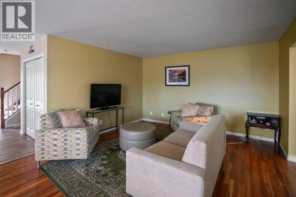 Primary Bedroom - 2502 Valleyview Drive, Camrose, AB T4V1V6 Photo 4