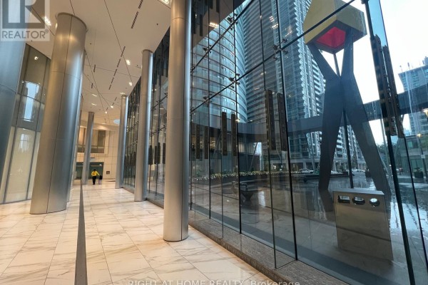 2503 - 12 York Street, Toronto, ON M5J0A9 Photo 2