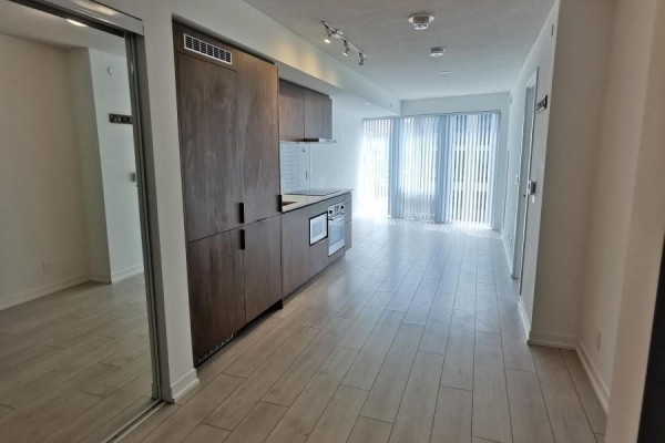 Living room - 2503 - 60 Shuter Street, Toronto, ON M5B0B7 Photo 2
