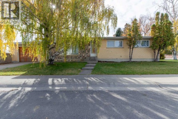 2504 7 Avenue N, Lethbridge