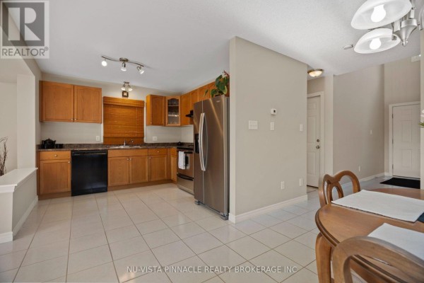 Bathroom - 2504 Meadowgate Boulevard, London South, ON N6M1L8 Photo 3