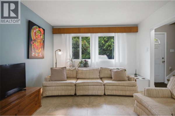 Primary Bedroom - 2505 Sunset Drive Unit# 1, Kamloops, BC V2C4K1 Photo 5