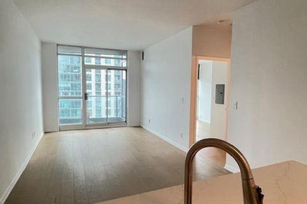2506 - 219 Fort York Boulevard, Toronto, ON M5V1B1 Photo 5