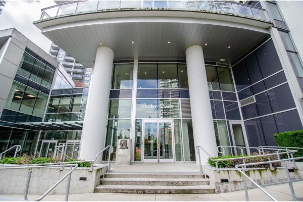 2506 13308 Central Avenue, Surrey, BC V3T0M4 Photo 2