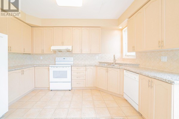 Kitchen - 2507 Nichols Drive, Oakville, ON L6H7A4 Photo 5