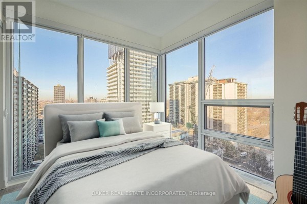 Living room - 2508 - 223 Redpath Avenue, Toronto, ON M4P0E8 Photo 2