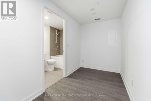 2508 - 370 Martha Street, Burlington, ON L7R0G9 Photo 5