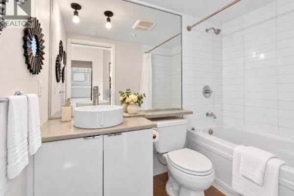 2508 233 Robson Street, Vancouver, BC V6B0E8 Photo 3