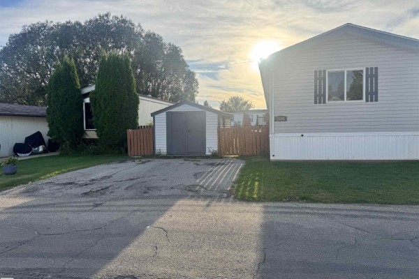 2508 West Port Rd Nw, Edmonton, AB, photo 2