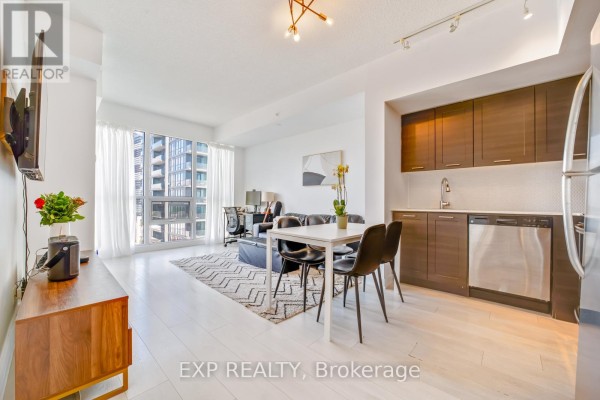 Kitchen - 2509 - 2212 Lake Shore Boulevard W, Toronto, ON M8V1A4 Photo 3