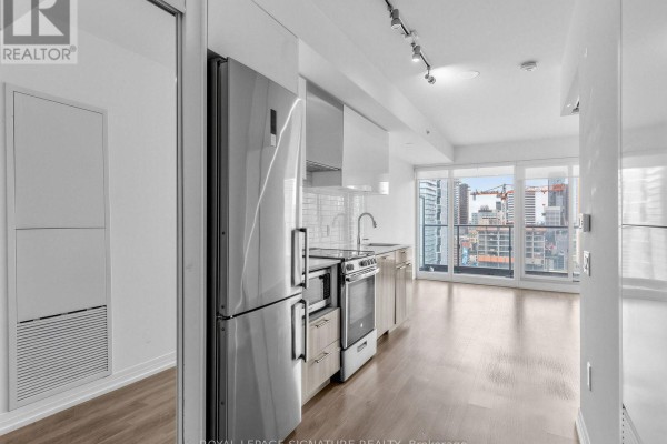 Kitchen - 2509 - 251 Jarvis Street, Toronto, ON M5B0C3 Photo 3