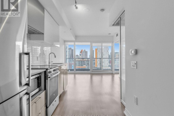 Living room - 2509 - 251 Jarvis Street, Toronto, ON M5B0C3 Photo 5