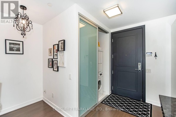 Kitchen - 2509 - 90 Park Lawn Road, Toronto, ON M8Y0B6 Photo 3