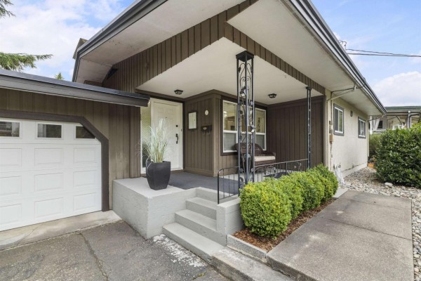 2509 Alderview Street, Abbotsford, BC V3S8J9 Photo 3