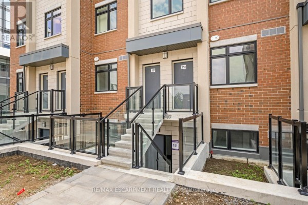 Living room - 251 - 1075 Douglas Mccurdy Common, Mississauga, ON L5G0C6 Photo 4