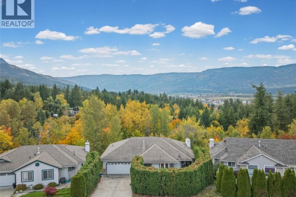 4pc Bathroom - 251 17 Street Se, Salmon Arm, BC V1E1R7 Photo 2