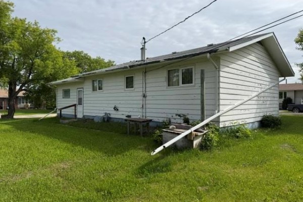 Primary Bedroom - 251 3rd Avenue Nw, Roblin, MB R0L1P0 Photo 3