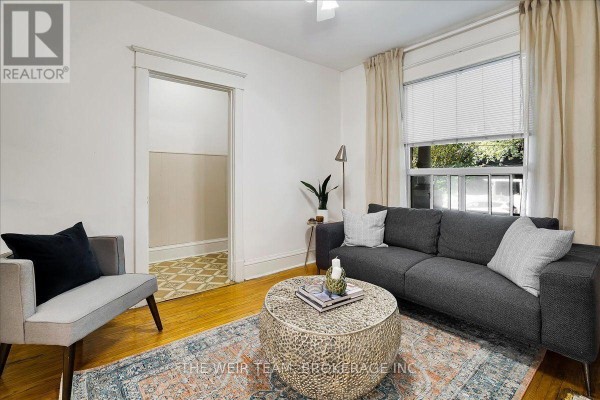 Dining room - 251 Ashdale Avenue, Toronto, ON M4L2Y8 Photo 3