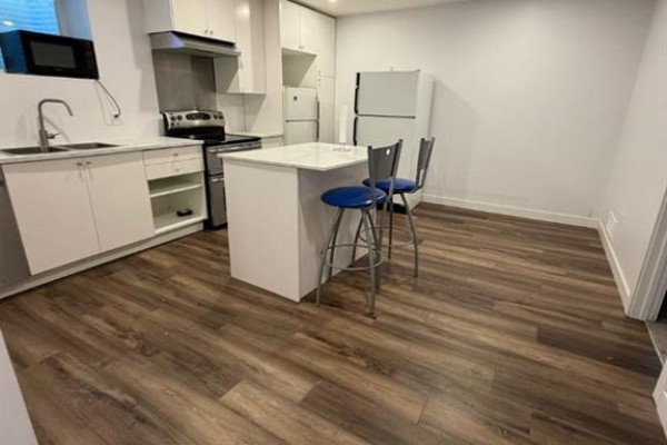 Kitchen - 251 Bayview Street Sw, Airdrie, AB T4B4G2 Photo 3