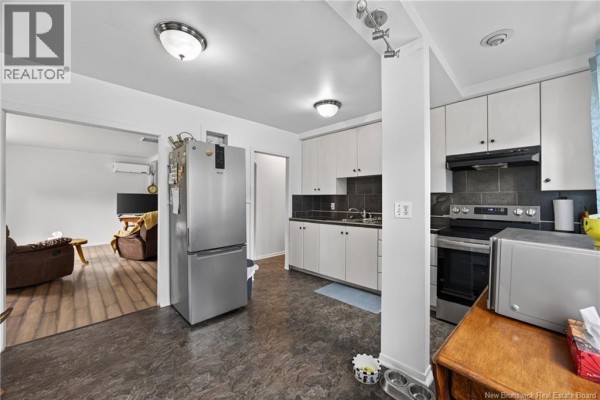 Bath (# pieces 1-6) - 251 Carney Street, Devon, NB E3A3A3 Photo 5