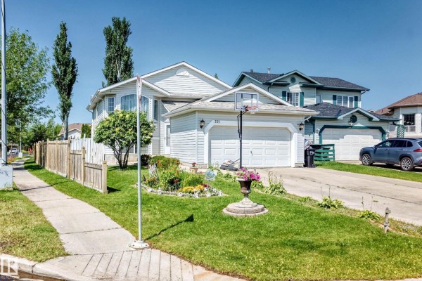 Family room - 251 Dunvegan Rd Nw, Edmonton, AB T5T5E5 Photo 4