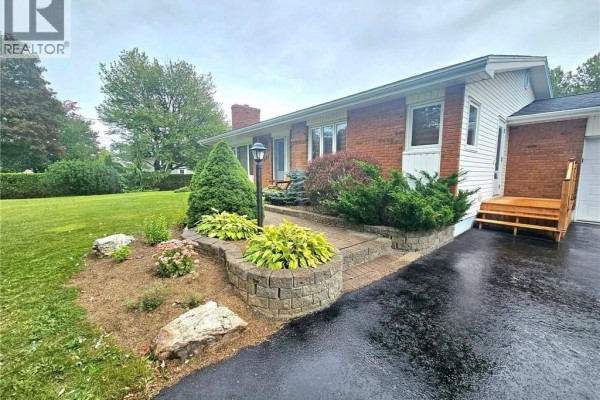 3pc Bathroom - 251 Landry, Beresford, NB E8K1G9 Photo 5