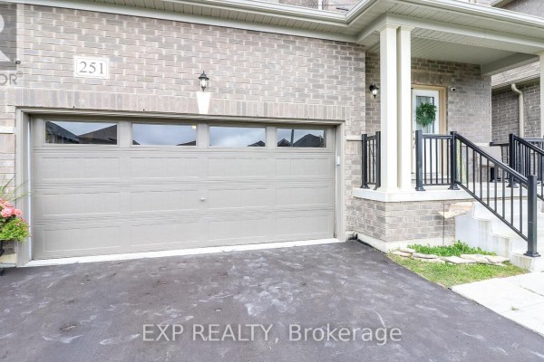 Living room - 251 Ridley Crescent, Southgate, ON N0C1B0 Photo 2