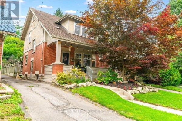 Living room - 251 Ridout Street S, London South, ON N6C3Y5 Photo 2