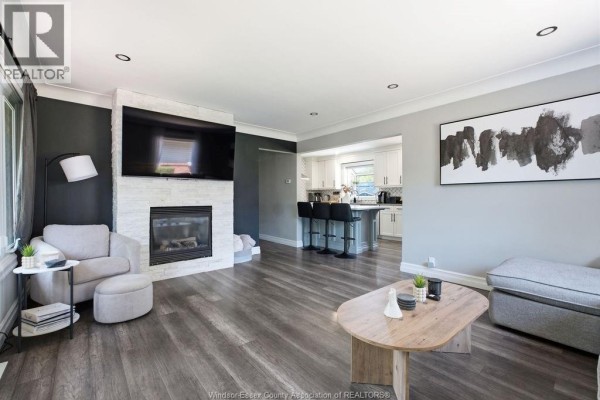 Family room/Fireplace - 251 St. Marks Road, Tecumseh, ON N8N2H6 Photo 5