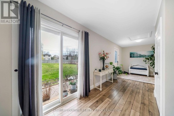 Bedroom 3 - 2510 25 Side Road, Innisfil, ON L9S2H1 Photo 5