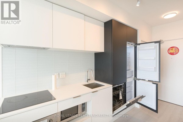 2511 - 33 Helendale Avenue, Toronto, ON M4R0A4 Photo 4