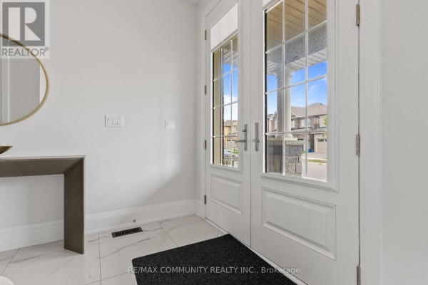 Family room - 2511 Florentine Place, Pickering, ON L1X0H3 Photo 5