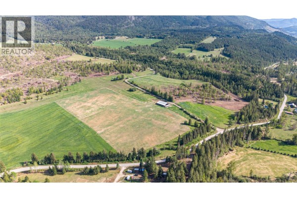 2511 Mabel Lake Road, Lumby, BC V0E2G6 Photo 4