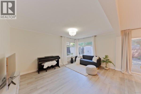 2512 Burian Drive, Coquitlam, BC V3K5W9 Photo 5