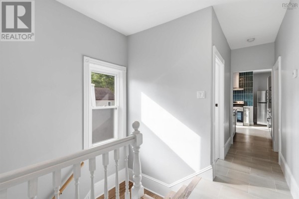 2512 Oxford Street, Halifax Peninsula, NS B3L2T4 Photo 3