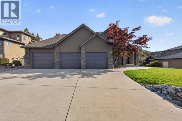 4pc Bathroom - 2512 Selkirk Drive, Kelowna, BC V1V2V6 Photo 2