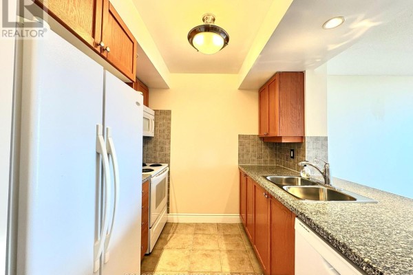2513 - 10 Northtown Way, Toronto, ON M2N7L4 Photo 5
