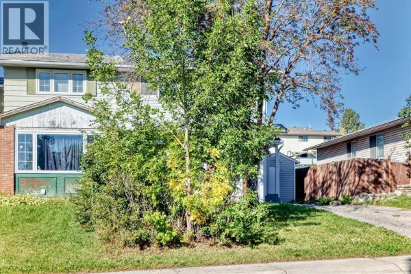 2pc Bathroom - 2515 62 Street Ne, Calgary, AB T2G2K1 Photo 3