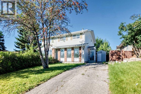 Kitchen - 2515 62 Street Ne, Calgary, AB T2G2K1 Photo 4