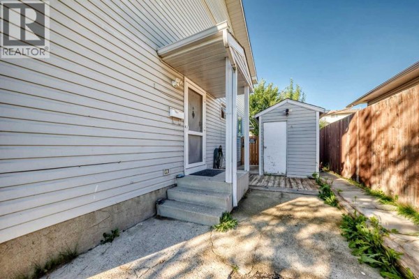 Dining room - 2515 62 Street Ne, Calgary, AB T2G2K1 Photo 5